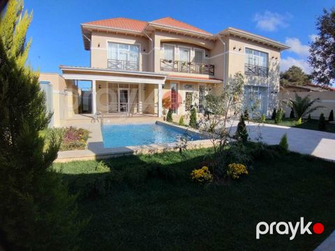 Satılır 5 otaqlı həyət evi/bağ evi 280 m² — Bakı