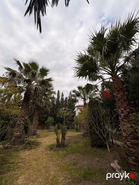 Satılır 10 otaqlı həyət evi/bağ evi 600 m² — Bakı