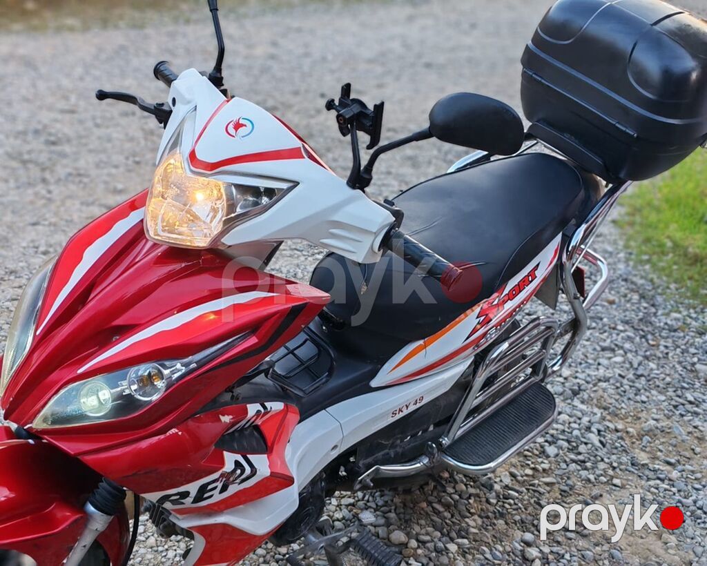 Skuter/moped – SKY 49 “X-Sport” tipli, qırmızı-ağ rəng sxemi ilə — Mopedlər və skuterlər, Digah (2)