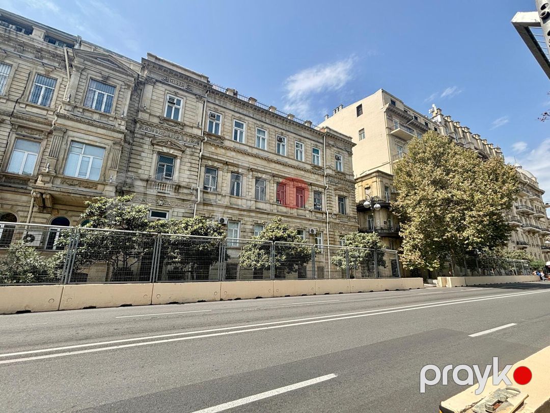 Satılır 3 otaqlı köhnə tikili 130.7 m² — Mənzil, Bakı (4)