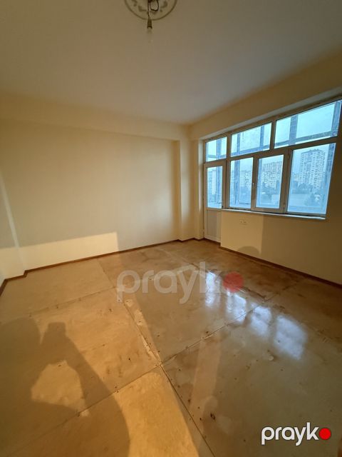 Satılır 2 otaqlı köhnə tikili 61 m² — Bakı