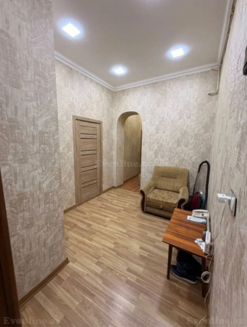 Satılır 3 otaqlı Mənzil Köhnə tikili 70 m² Bakı, Yasamal r., Elmlər Akademiyası m — Mənzil, Bakı (2)