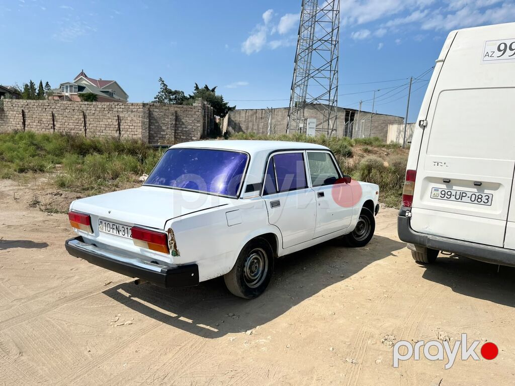 Karopka bewden Atır VAZ 2107, ağ rəng, sedan kuzov. Texniki — Avtomobillər, Bakı (5)
