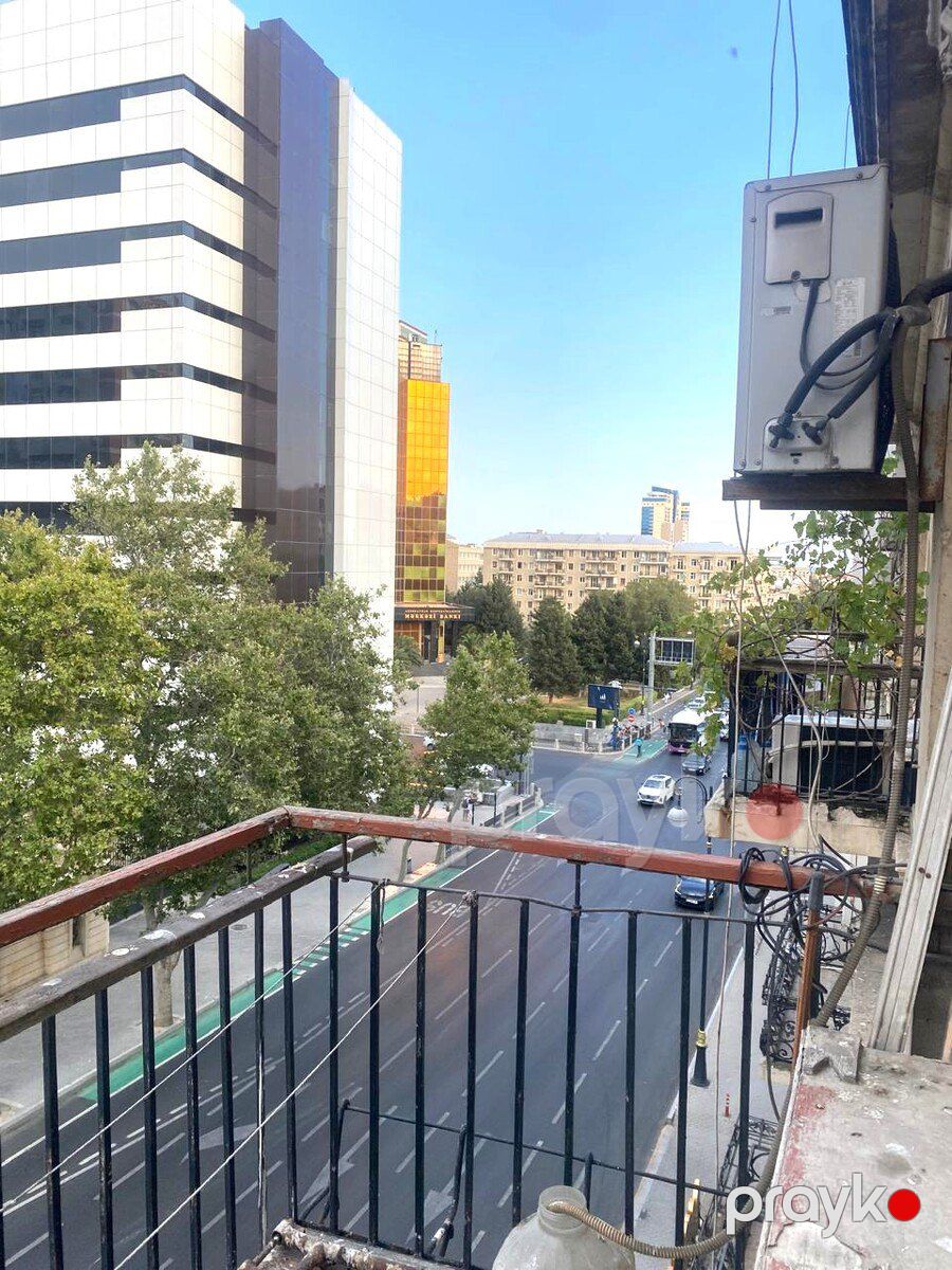 Satılır 2 otaqlı köhnə tikili 71 m² — Mənzil, Bakı (2)