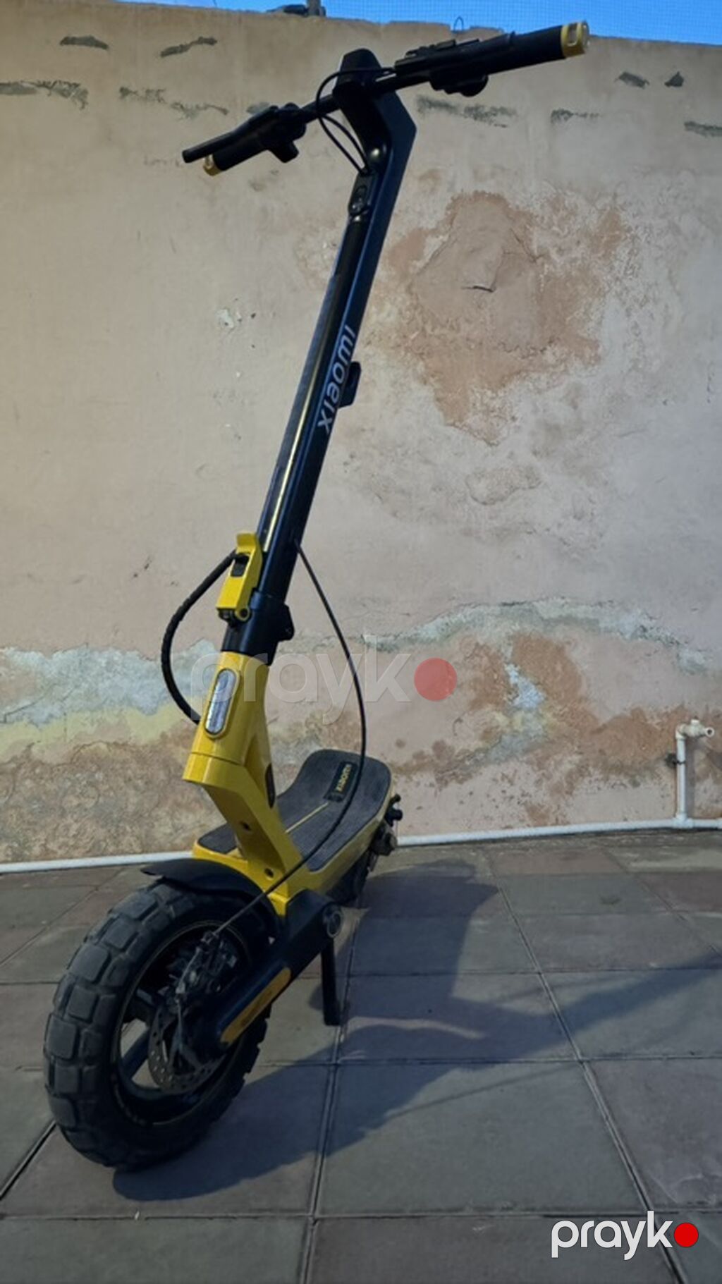 Xiaomi elektrik skuter - Rəng: sarı-qara - Geniş və sürüşməyən ayaq — Skuterlər, Salyan (4)