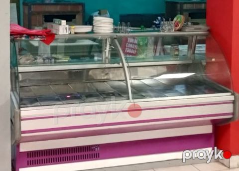 Soyuduculu vitrin – restoran, kafe, şirniyyat və marketlər üçün — Quba