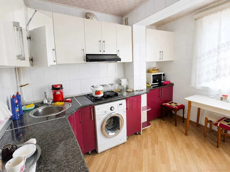 Satılır 3 otaqlı Mənzil Köhnə tikili 70 m² Bakı, Nizami r., Qara Qarayev m — Mənzil, Bakı (7)