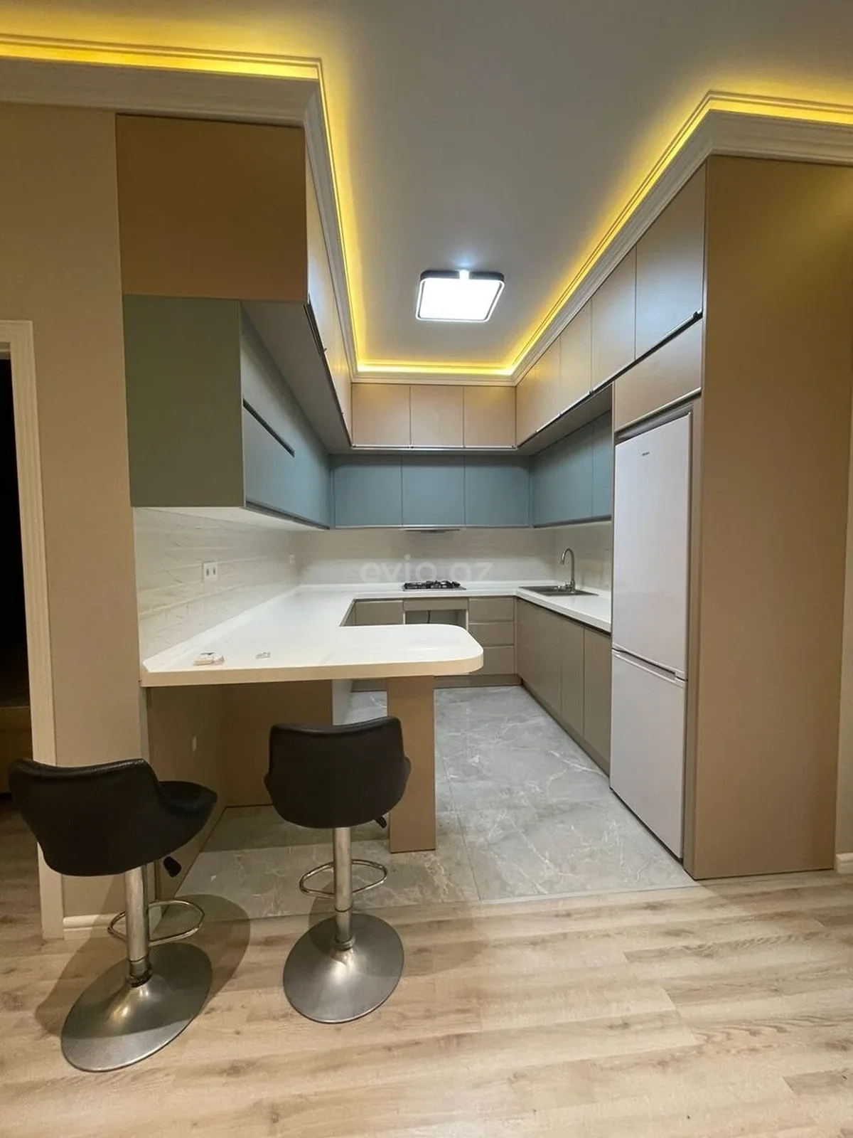 Kirayə 2 otaqlı mənzil İnşaatçılar metrosu yaxınlığında — Bakı