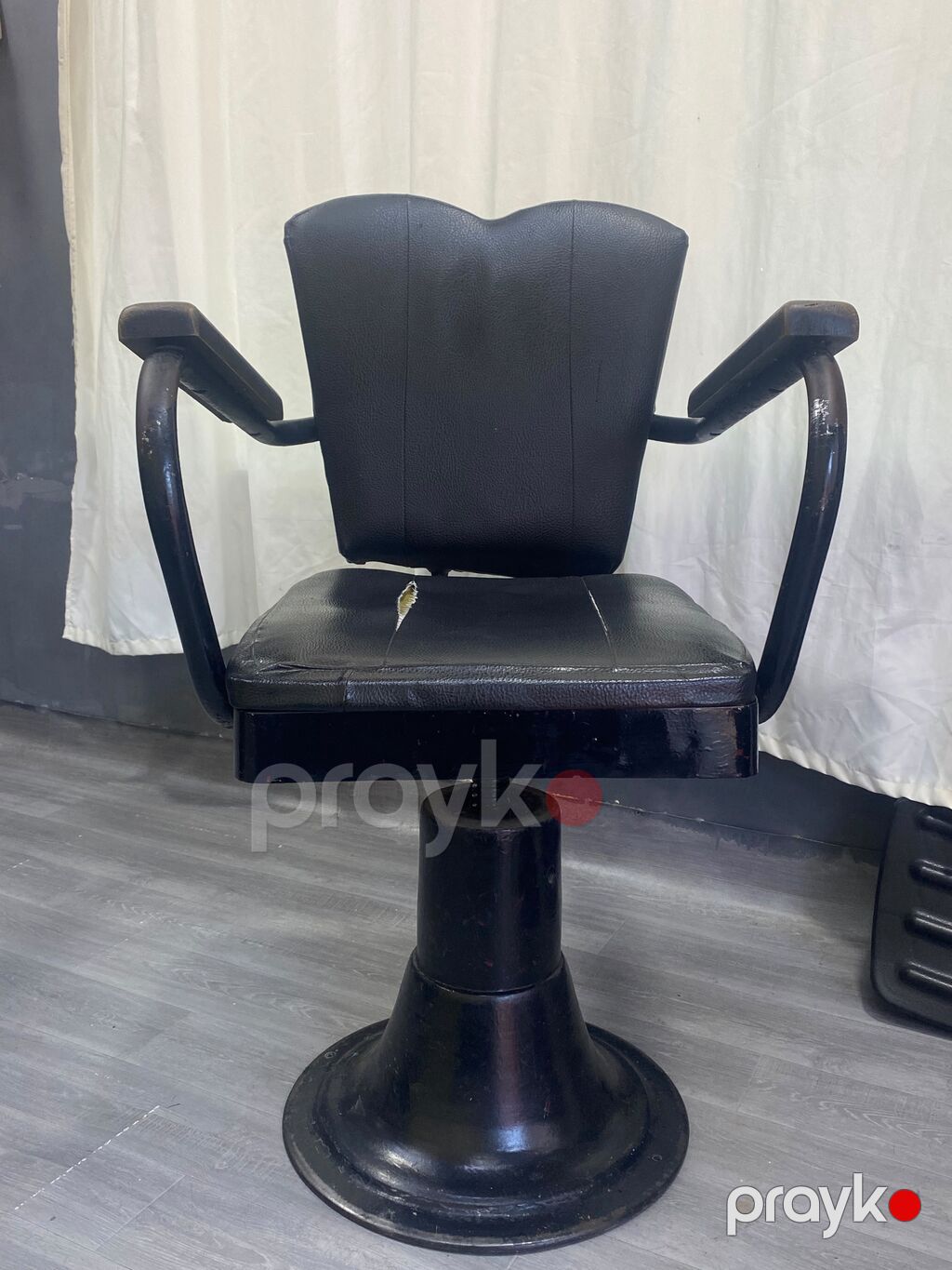 Bərbər kreslosu – klassik model - Material: qara rəngli süni dəridən — Kreslo, Liman (2)