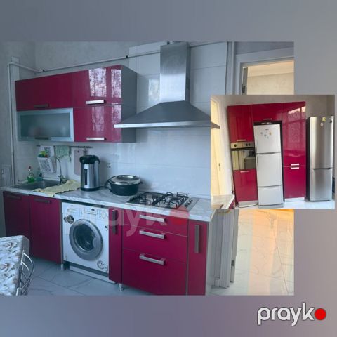 Mətbəx mebeli satılır 400₼. Ölçü dəqiq deyil. Üzərində qaz moyka — Bakı