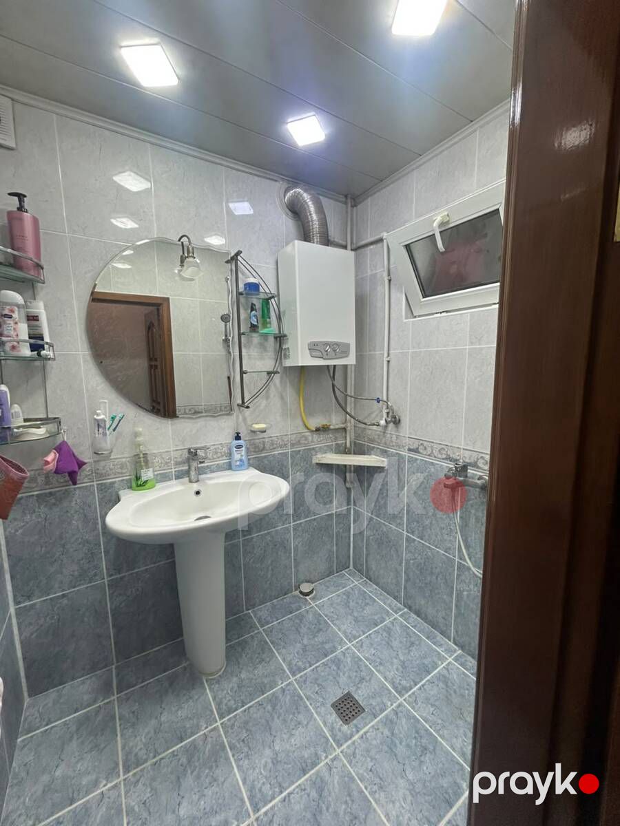Satılır 2 otaqlı köhnə tikili 65 m² — Mənzil, Bakı (6)