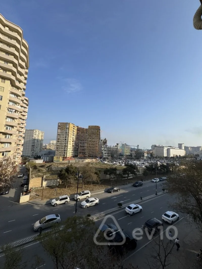 3 otaqlı mənzil, 122 m², İnsaatcilar metro — Mənzil, Bakı (5)