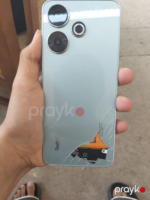 Redmi 13. 256gb arxa korpus zədələnib registrastasızdır zəng zəng — Şəmkir