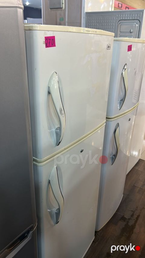 İki qapılı soyuducu - Marka: LG - Tip: Üst kamera – dondurucu, alt — Digah