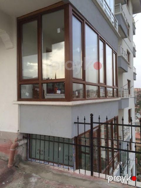 Plastik eyvan — Bakı