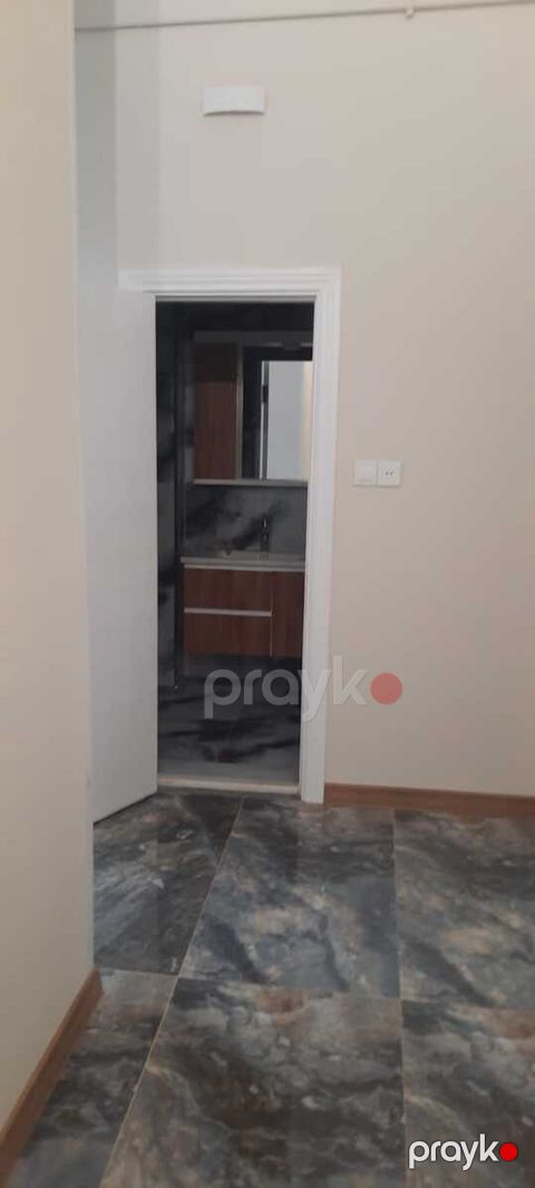 İcarəyə verilir 4 otaqlı köhnə tikili 100 m² — Bakı