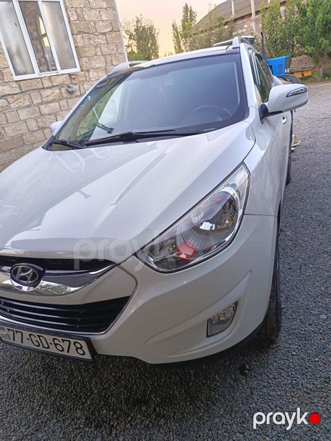 Hyundai ix35: 2 l 2010 il Krossover — Yevlax