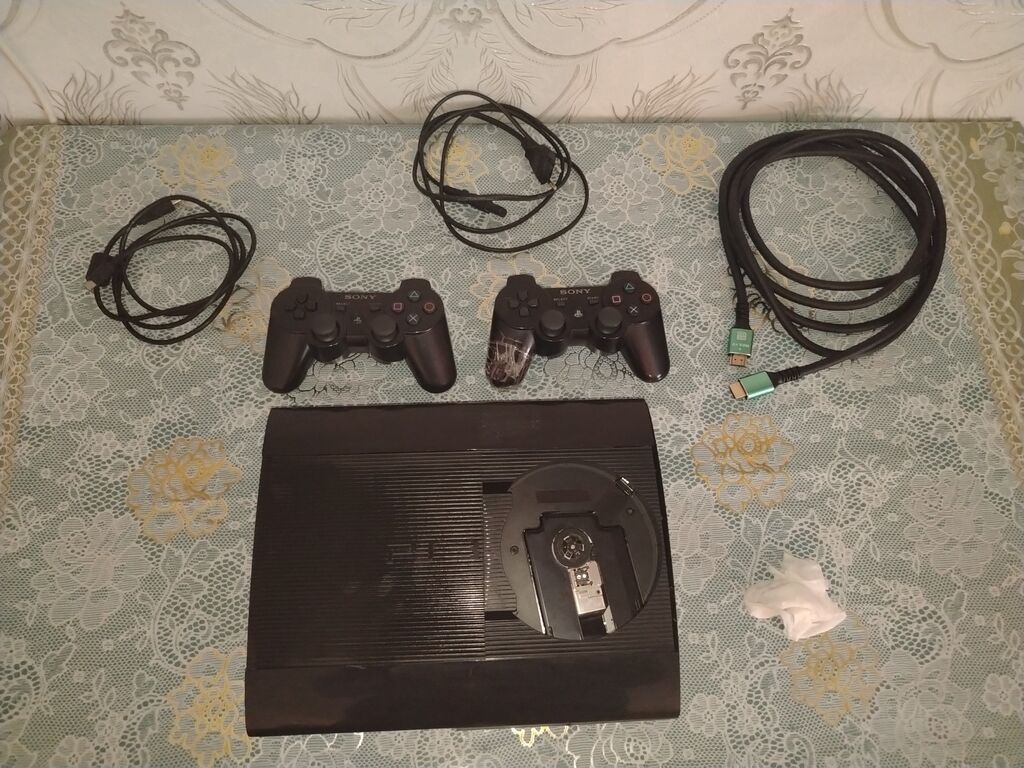 Sony PlayStation 3 Super Slim oyun konsolu dəsti Komplekt: - PS3 — Oyun konsolları, Bakı (3)