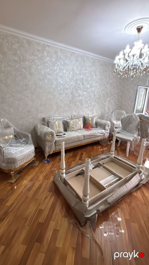 Divan kreslo. 880azn. yenidir istifadə edilmeyib. Baha alınıb ünvan — Bakı