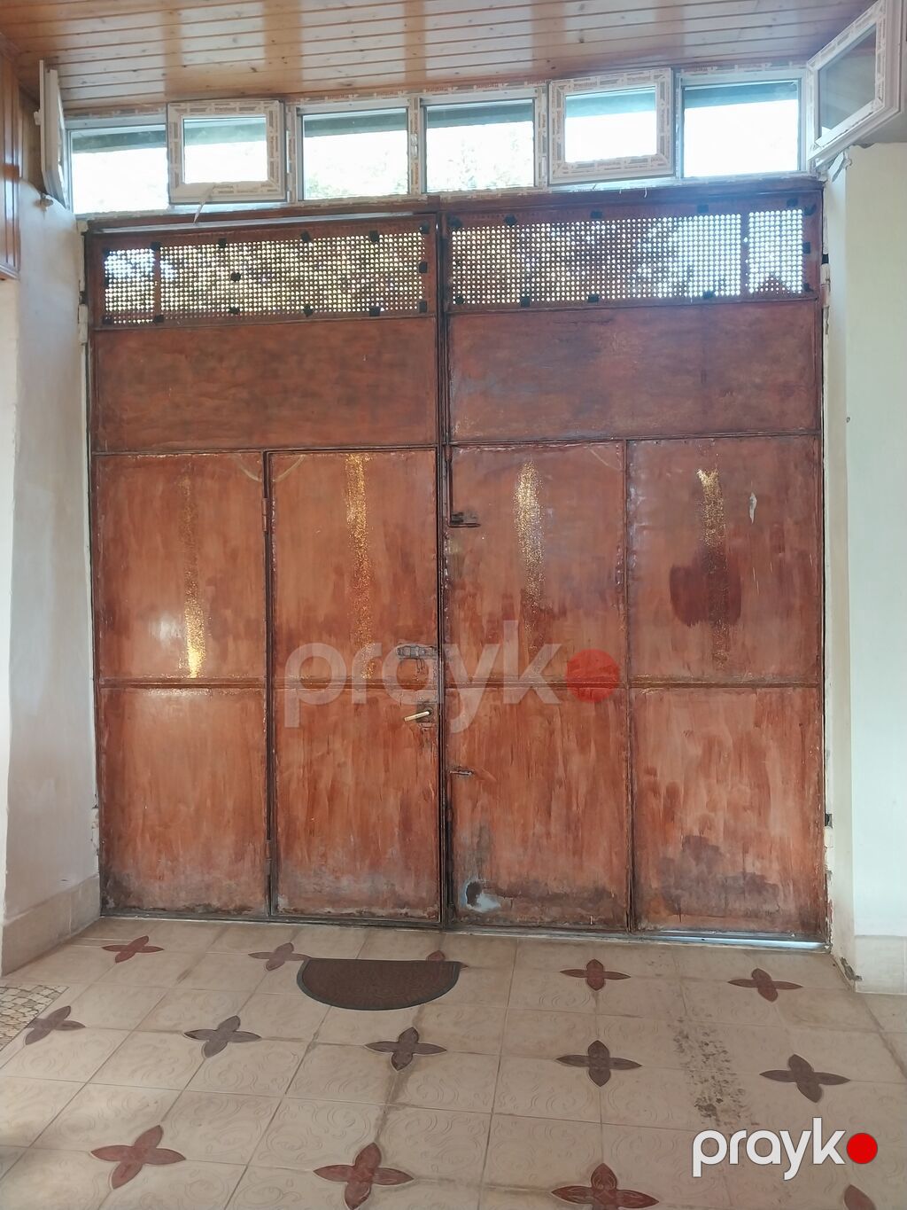 İşlənmiş Dəmir Qaraj darvazası, Yana açılan, Mexaniki, rəng - Qəhvəyi, Qapı ilə — Pəncərələr, qapılar, balkonlar, Gəncə (3)