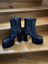 Bershka, Ölçü: 38, rəng - Qara, Yeni — Aysel