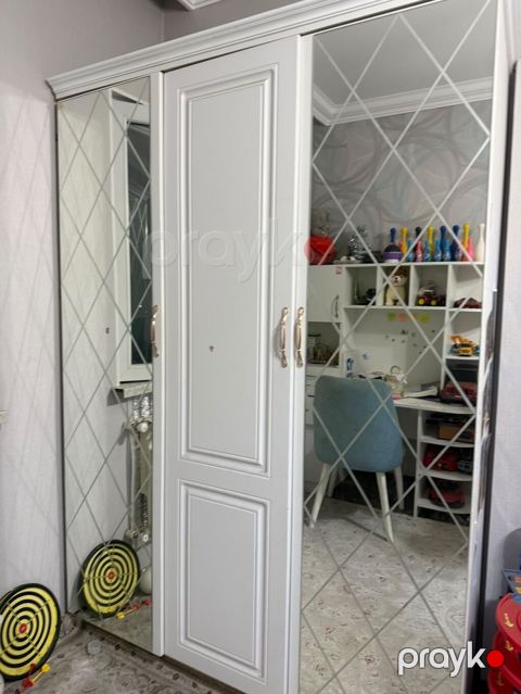 dolab satılır 200 manata En145 Hundurluk-2.10 Dərinlik56 Kewle — Mehdiabad