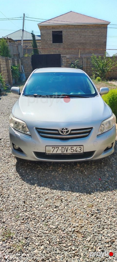 Toyota Corolla sedan - Kuzov: gümüş rəng, 4 qapı, 5 yerlik — Saray