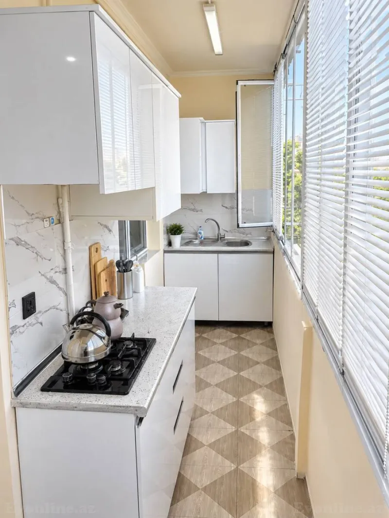 Satılır 3 otaqlı Mənzil Köhnə tikili 80 m² Bakı, Yasamal r., İnşaatçılar m., Yeni Yasamal — Mənzil, Bakı (5)
