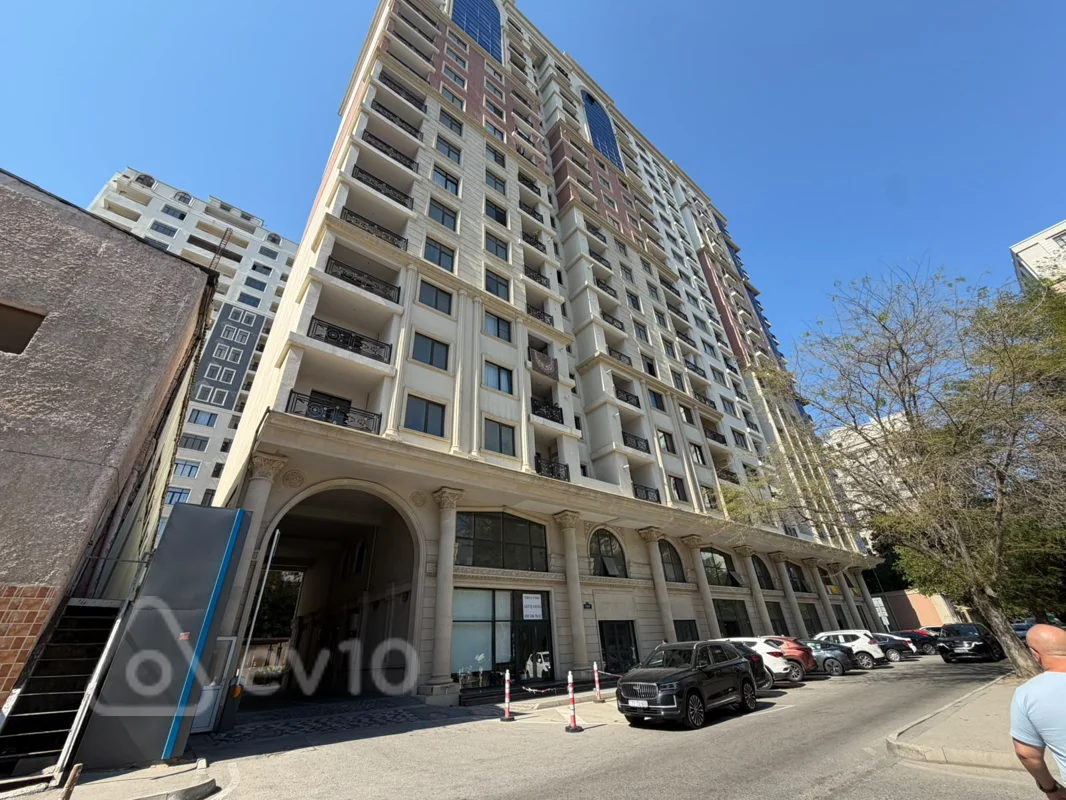3 otaqlı mənzil, 137 m², Qarabağ küçəsi — Bakı