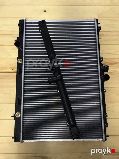"Mitsubishi Lancer" üçün radiator qapaqları
