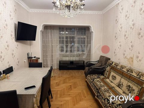 Satılır 2 otaqlı köhnə tikili 65 m²