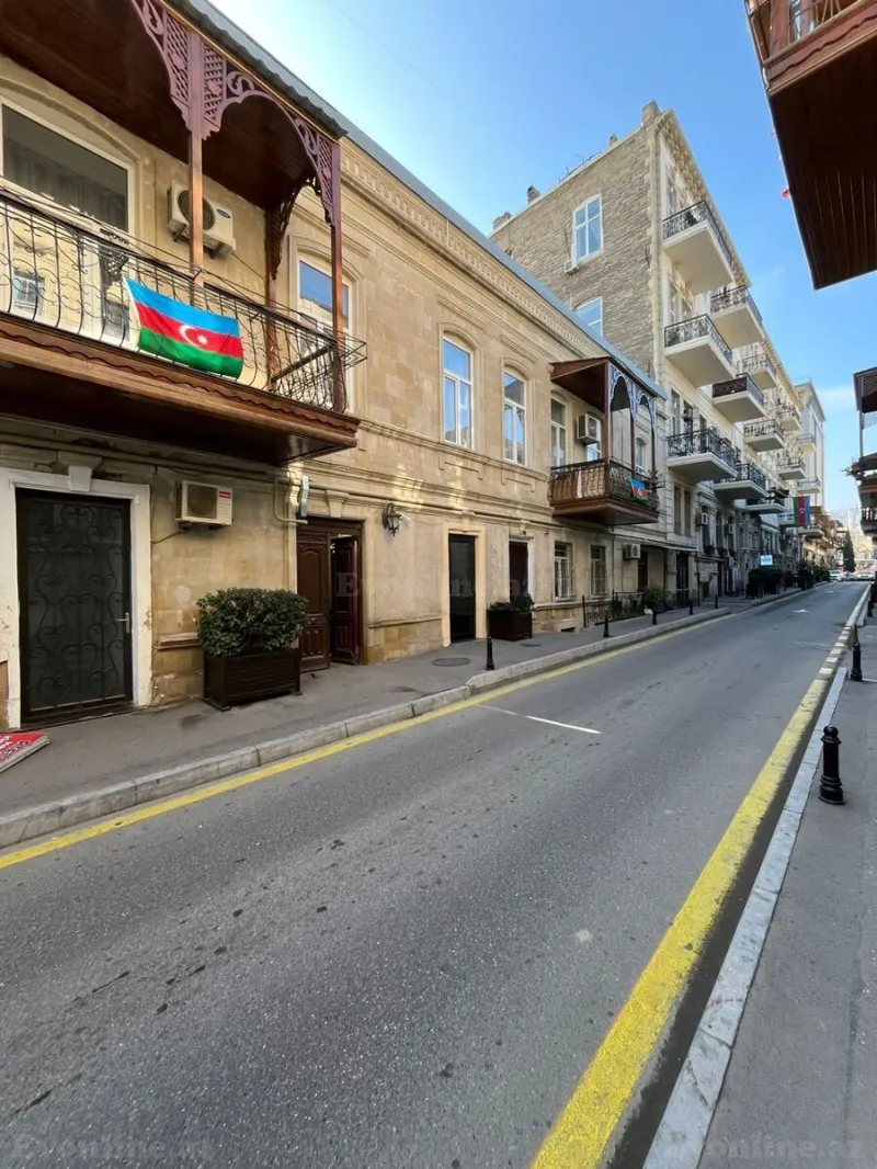 Satılır 3 otaqlı Mənzil Köhnə tikili 85 m² Bakı, Nəsimi r., Nizami m — Bakı