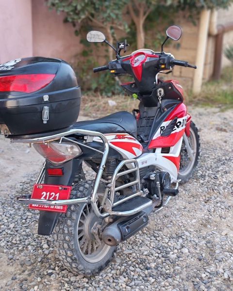 Salam özünə narmal vəziyyətdə moped axtaranlar zəng edə bilər. Boş boş — Мотоциклы и мопеды