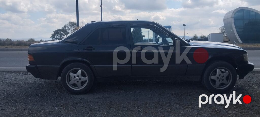 Mercedes-Benz 190 (W201): 2 l 1993 il Sedan — Avtomobillər, Qəbələ (4)