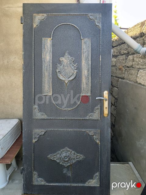 Qapı — Bakı