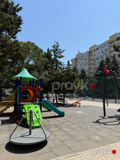 Satılır 3 otaqlı köhnə tikili 90 m² — Bakı