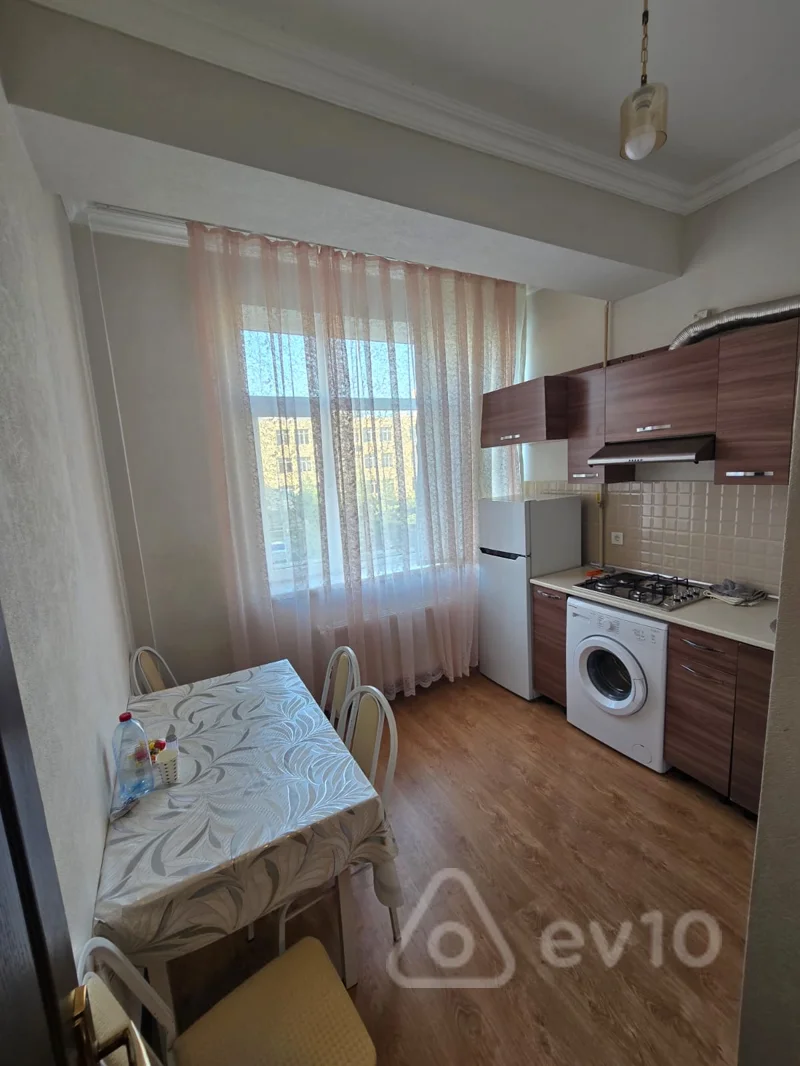 1 otaqlı mənzil, 45 m², Bakı, Bakı Müstəqillik Küçəsi — kirayə — Bakı