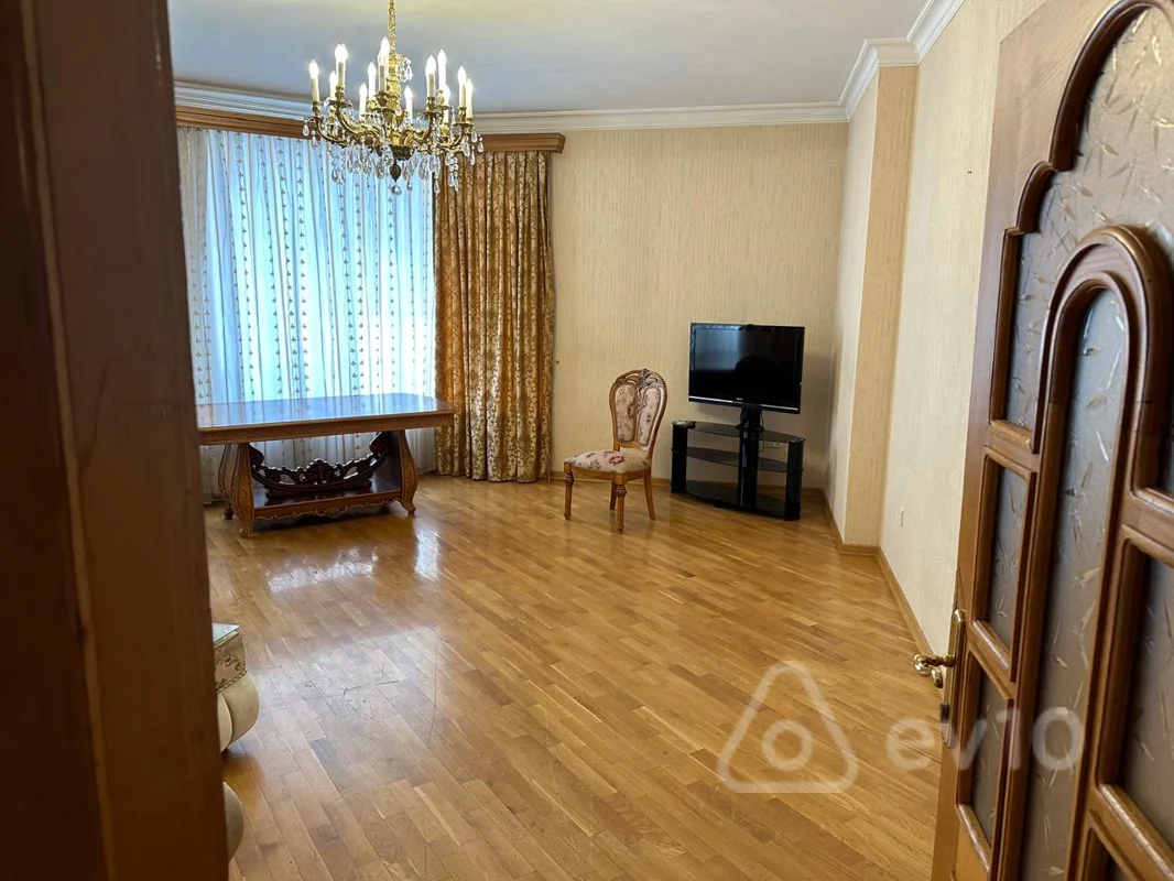3 otaqlı mənzil, 120 m², 28 may metrosu — kirayə — Bakı