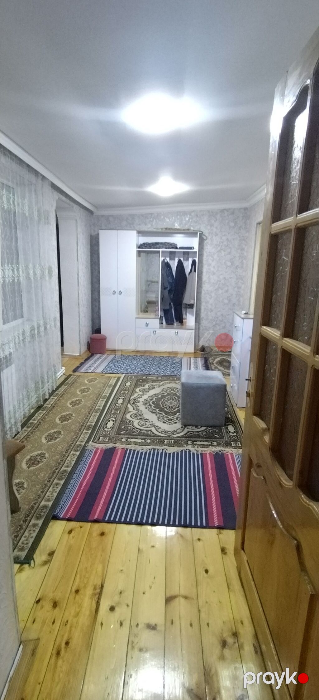 Salam. Maştağa qəsəbəsinin mərkəzində köhnə univermağın yanı. Evin — Mənzil, Digah (3)
