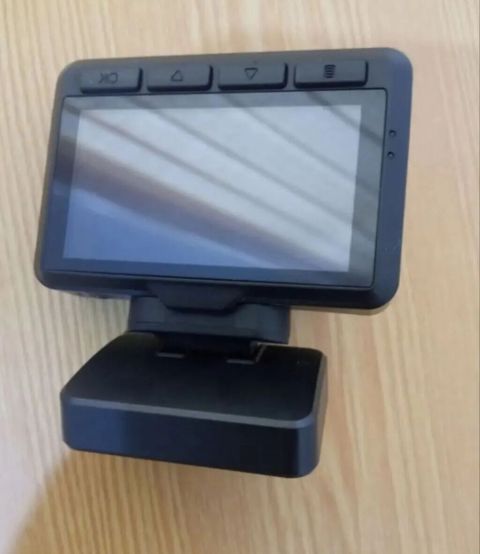 Avtomobil DVR (videoqeydiyyatçı) – ön kamera və ekranlı idarəetmə — Videoregistratorlar