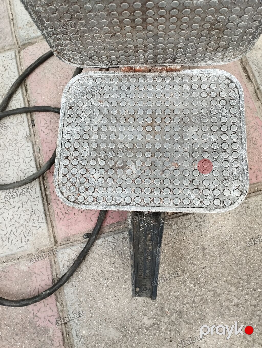 Elektrikli biskvit bişirən tava və vafli aparatı satılır. işlək — Elektronika, Bakı (2)