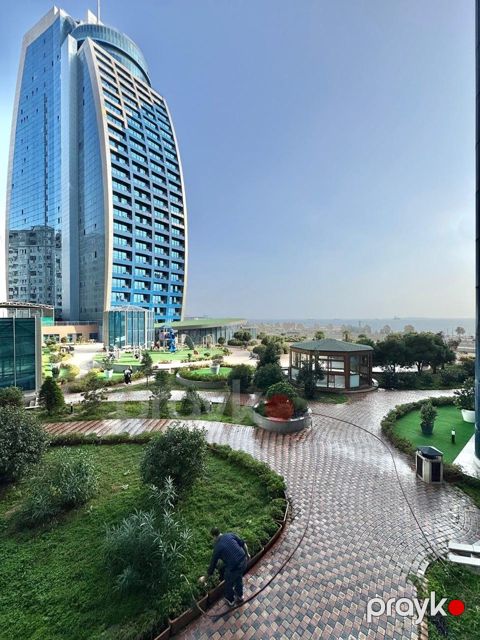 Satılır 4 otaqlı yeni tikili 290 m² — Bakı
