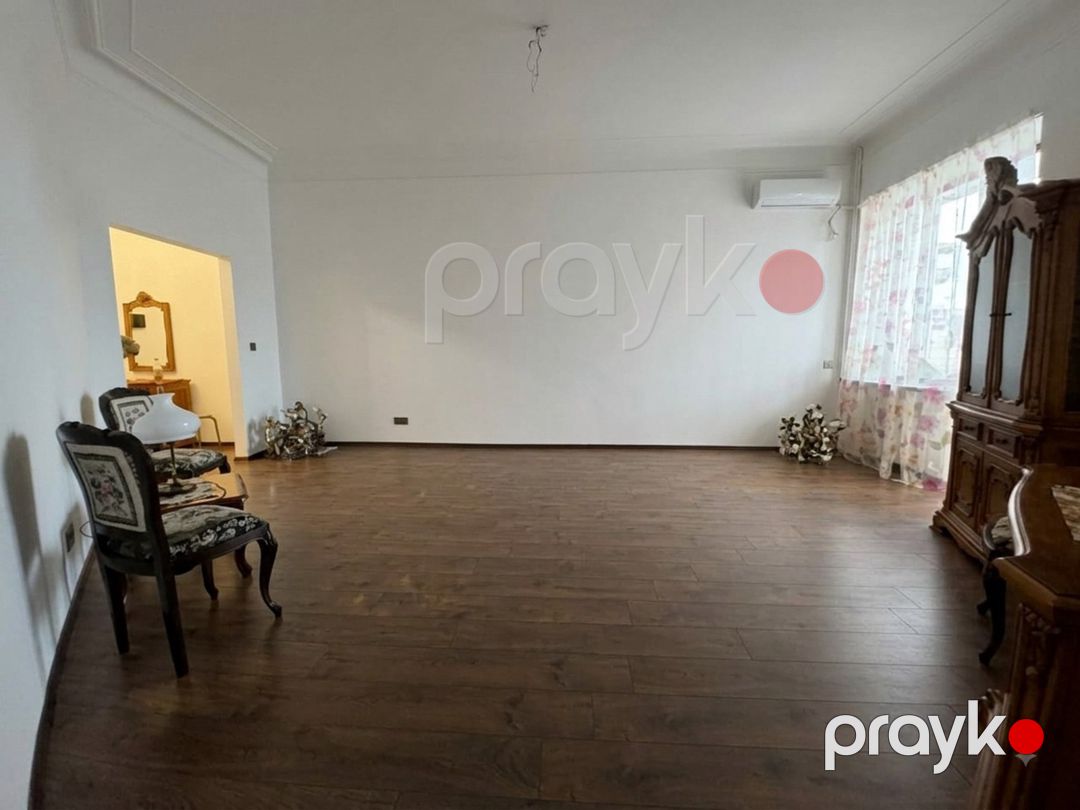 Satılır 4 otaqlı köhnə tikili 130 m² — Mənzil, Bakı (3)