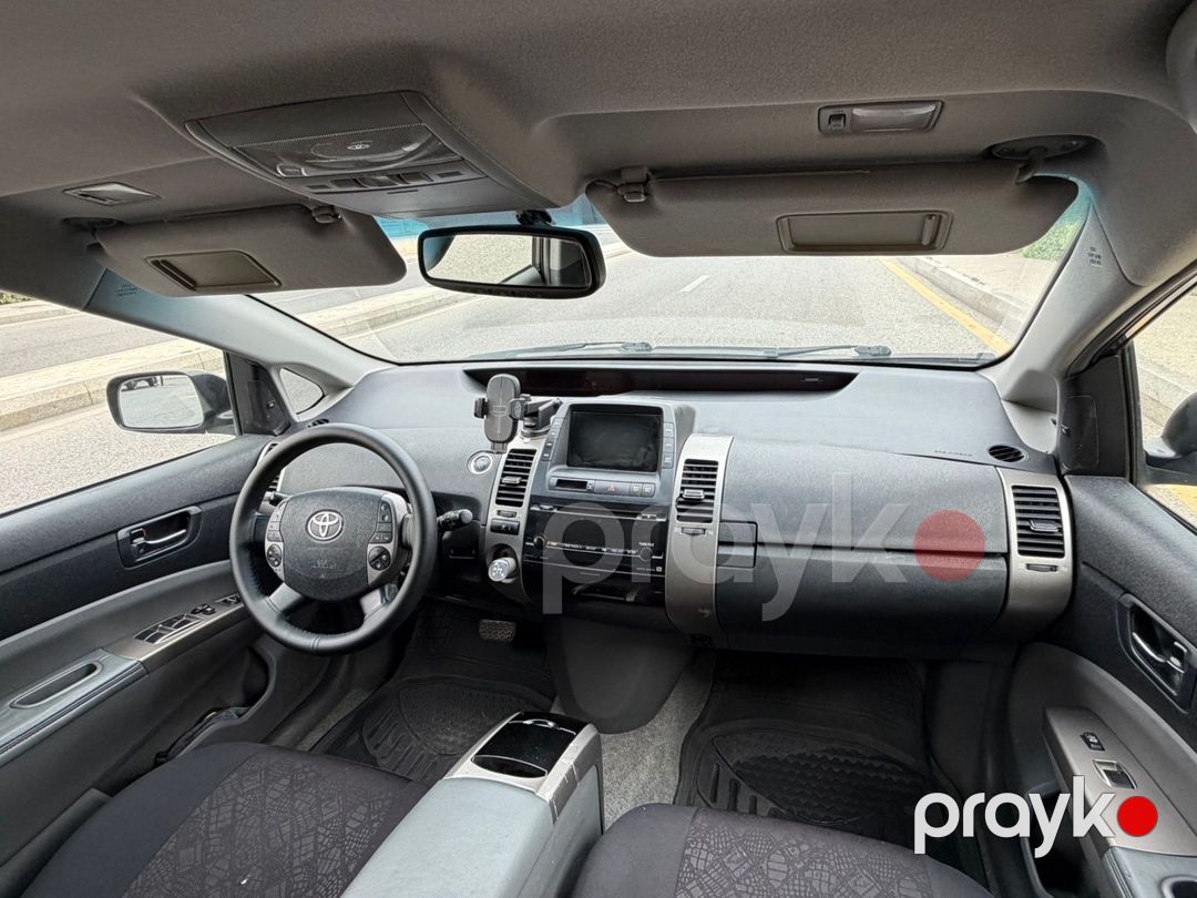 Toyota Prius icarəsi 90-YQ-352 — Avtomobil icarəsi, Bakı (7)