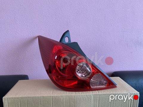 "Nissan Tiida 2006" arxa stop işığı