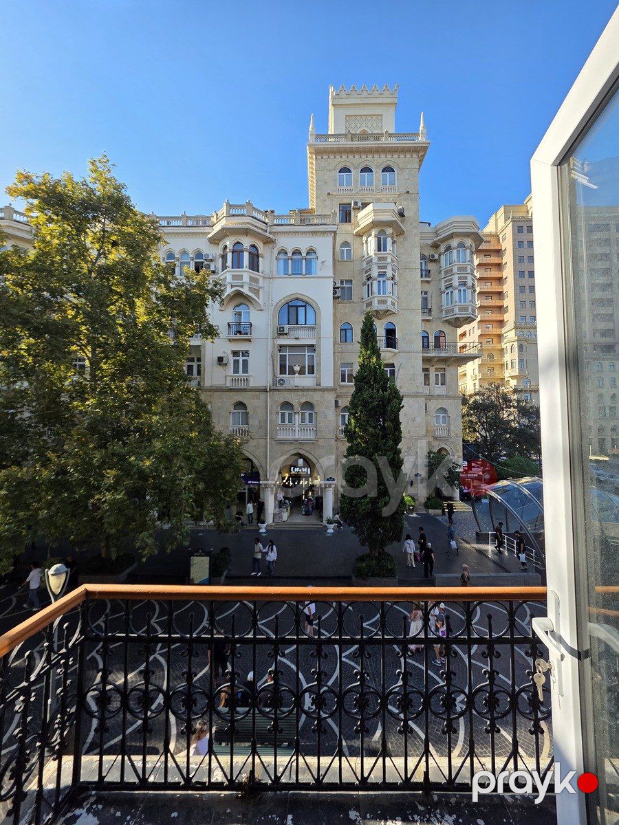 Satılır 4 otaqlı köhnə tikili 110 m² — Mənzil, Bakı (4)