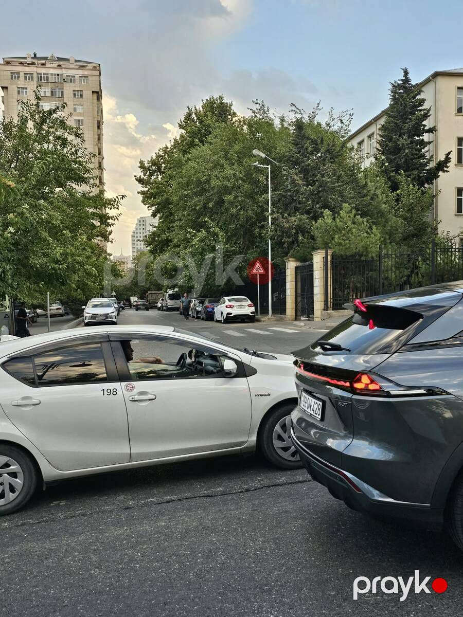 Satılır 2 otaqlı köhnə tikili 50 m² — Mənzil, Bakı (2)