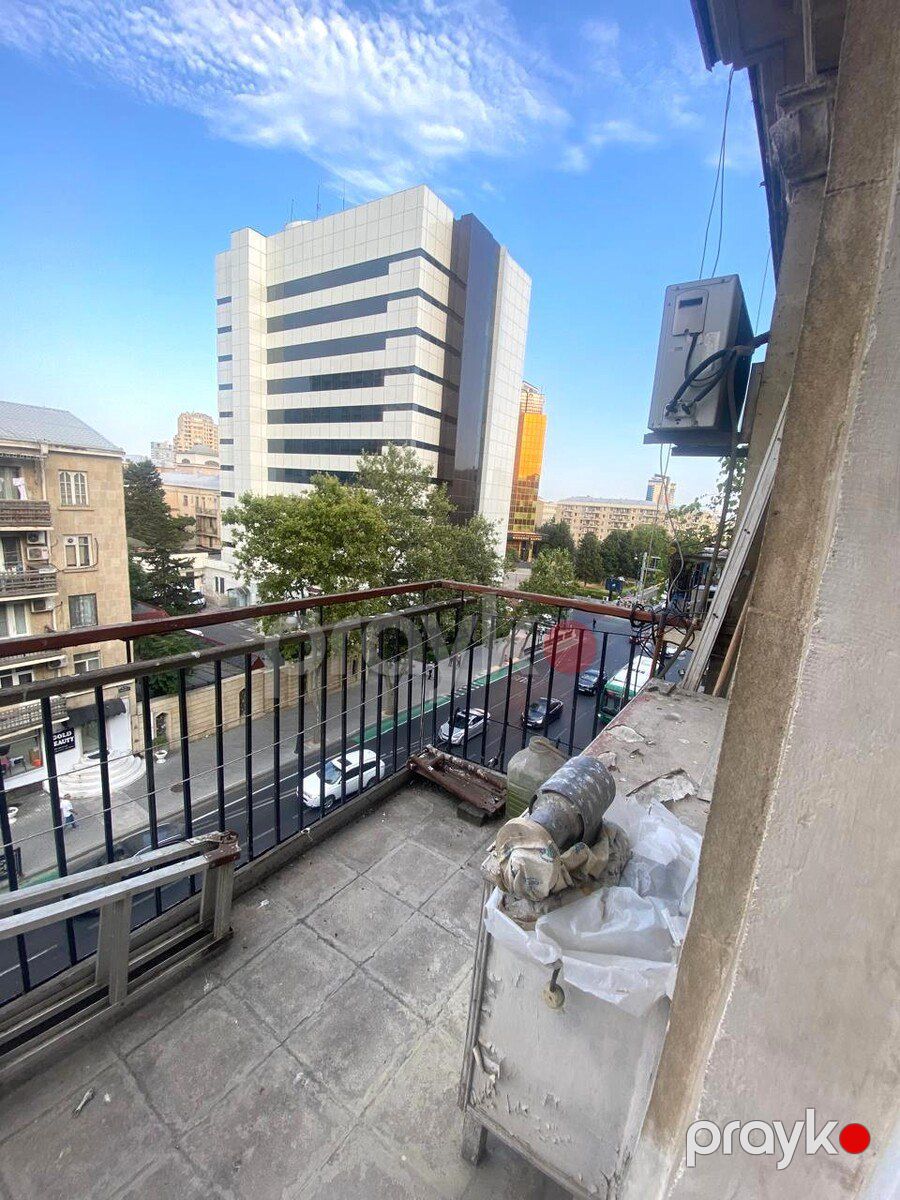 Satılır 2 otaqlı köhnə tikili 71 m² — Mənzil, Bakı (5)