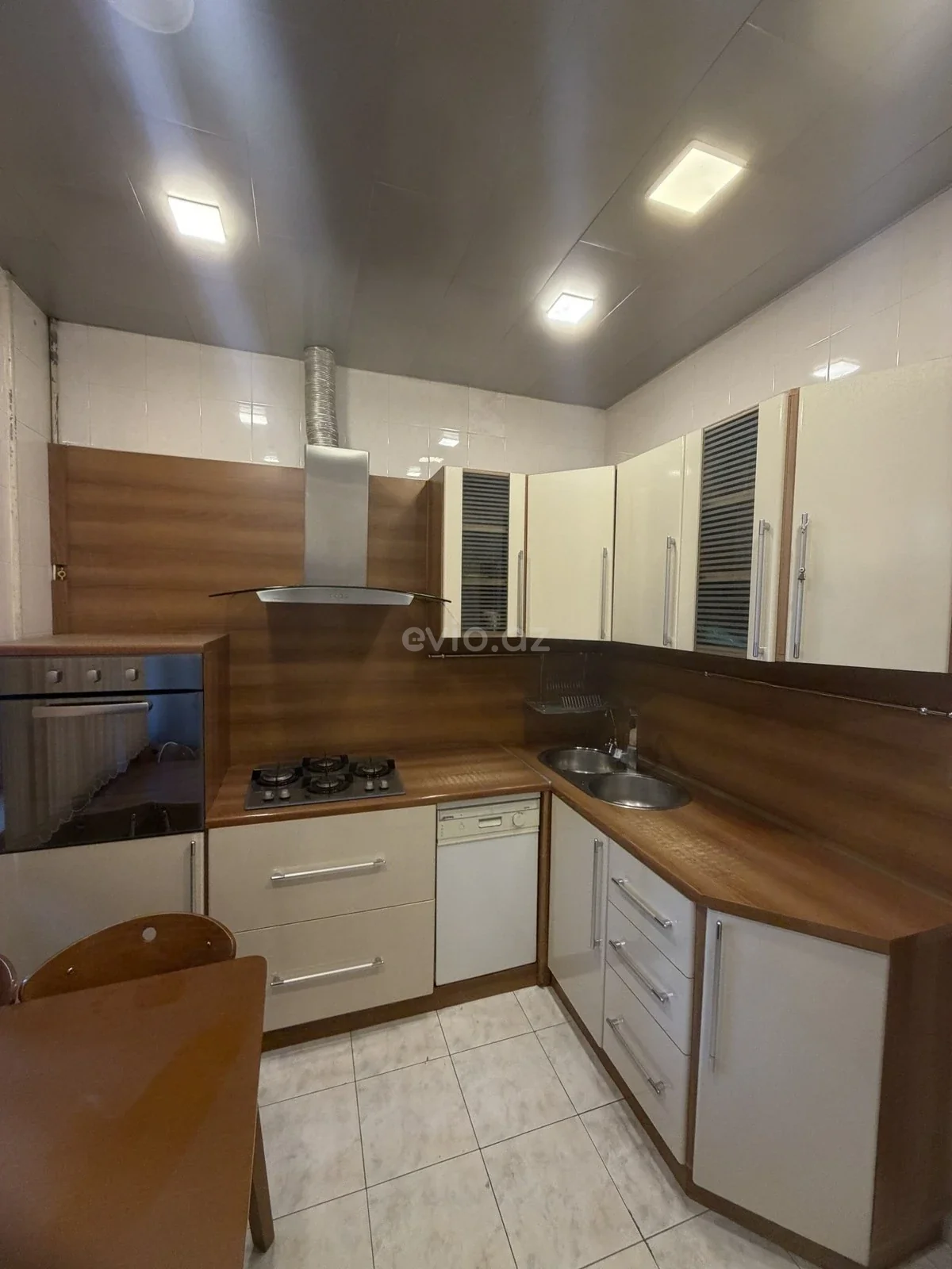 Kirayə 3 otaqlı mənzil Şah İsmayıl Xətai metrosu yaxınlığında — Mənzil, Bakı (3)