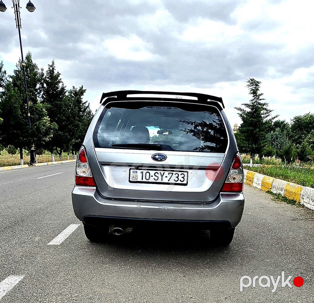 Subaru Forester – gümüşü rəngli, kompakt krossover/SUV Texniki — Avtomobillər, Qobustan (7)